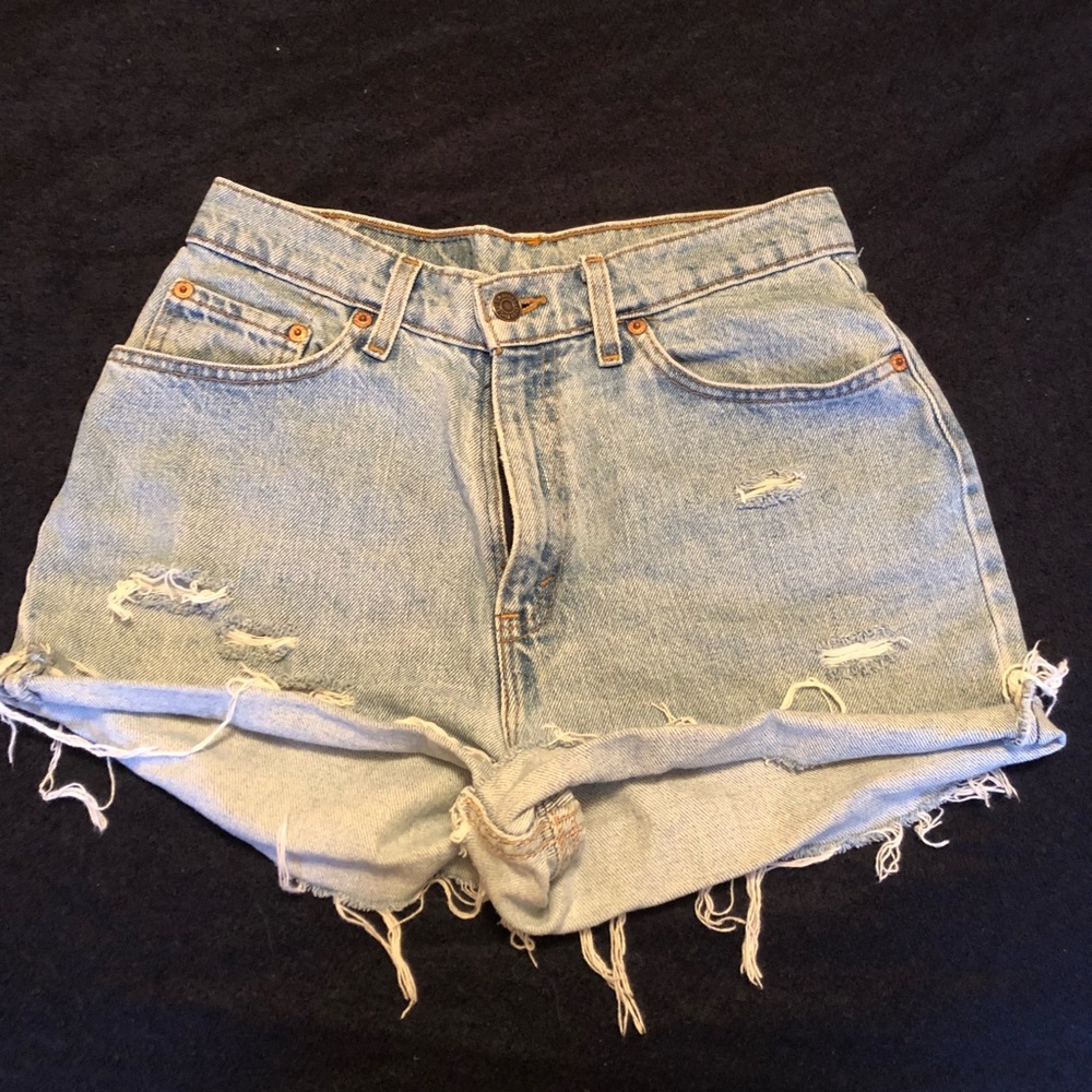 High waisted Levi’s shorts